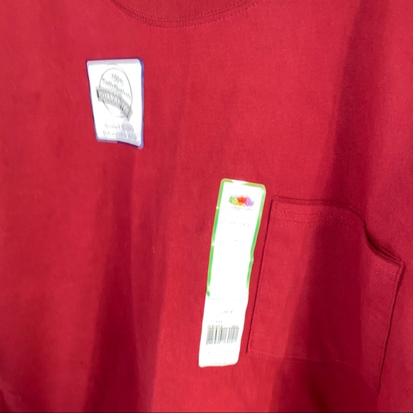 Red tshirt - Picture 2 of 5